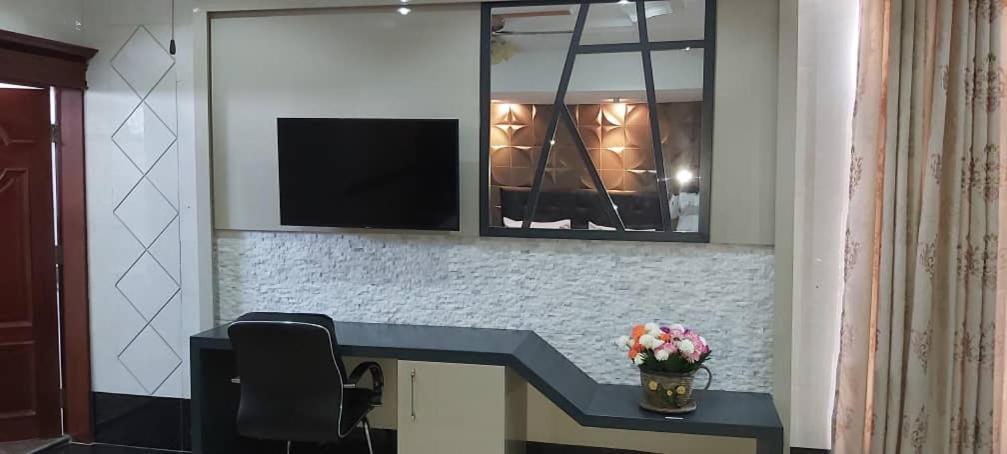 Lantana Hotel Дар ес Саалам Екстериор снимка